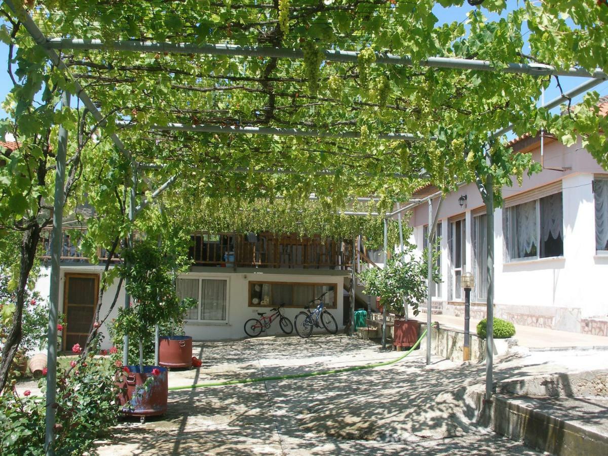 Green Leaves Nea Iraklitsa ภายนอก รูปภาพ